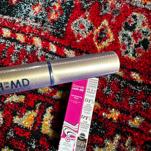 NEW GrandeLASH - MD Lash Enhancing Serum - Picture 3 of 4